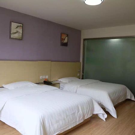 7天怀化麻阳滨河路店酒店 外观 照片
